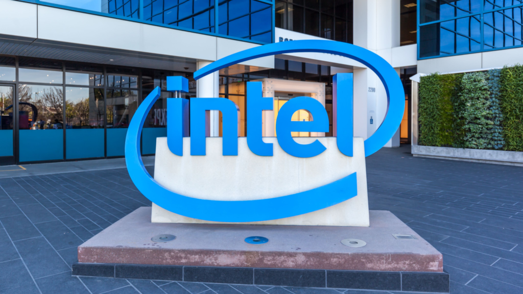 3 Reasons to Dump Intel Stock Before It’s Too Late