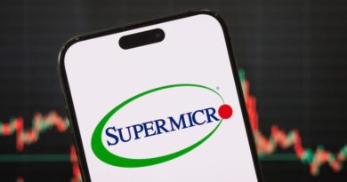 Super Micro Stock Plunges After Cofounder’s Arrest for Chip Smuggling